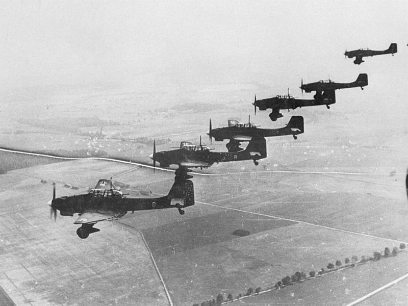 Stormo di Stuka in picchiata